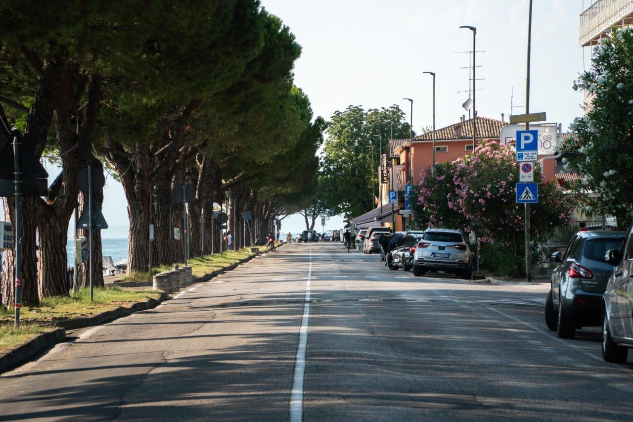 Sweet Home Lungolago Garibaldi Peschiera del Garda Exterior photo