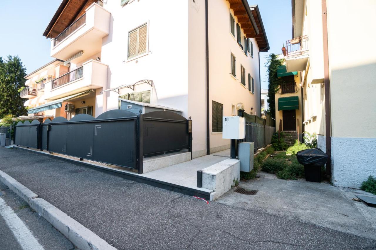 Sweet Home Lungolago Garibaldi Peschiera del Garda Exterior photo