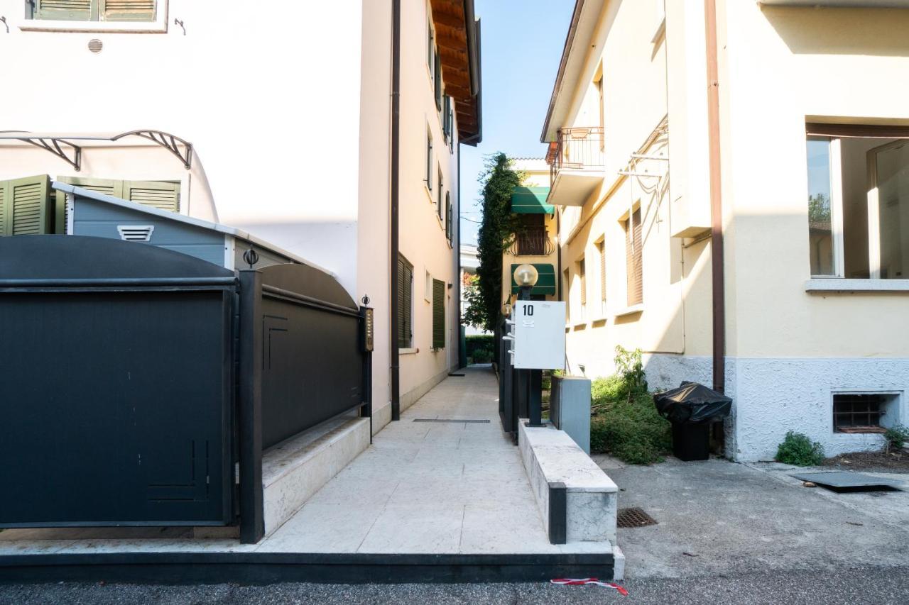 Sweet Home Lungolago Garibaldi Peschiera del Garda Exterior photo